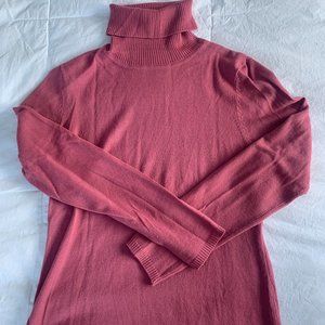 Like New Ann Taylor LOFT Rose Turle Neck Size M